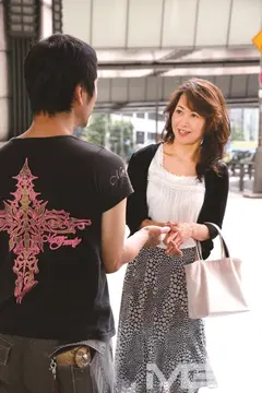 ガチンコ 中出し！顔出し！熟女ナンパ ～日本橋・人形町の欲しがり淫猥熟女GET～の9番目のサンプル画像