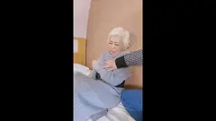 色白美巨乳&パイパン 黄金の五十路おばさん しほ54歳のサムネイル画像