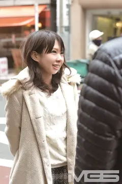 せめてゴム付けて…あっ！ うわ…これマジで顔バレしちゃうだろ…ってレベルの美人奥さん達が平日の真っ昼間から口説き落とされてAV出演とかどうかしてるぜ。 「ガチンコ中出し！ 顔出し！ 人妻ナンパ」in 恵比寿&広尾の14番目のサンプル画像