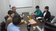 地域の公民館ビデオサークルを根城に子煩悩な巨乳ママを喰いまくる中年オヤジの極秘ハメ撮り 裏流出 6のサムネイル画像