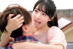 素人女子大生の皆さんww青空の下で○がトロける超濃密ベロキス体験してみませんか？ひかるちゃん こはるちゃんのサムネイル画像