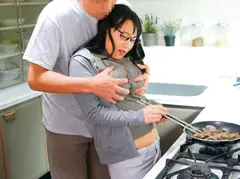 ニット×巨乳 ぴっちぴちの着衣で美巨乳が強調された人妻たち12人 4時間の4番目のサンプル画像