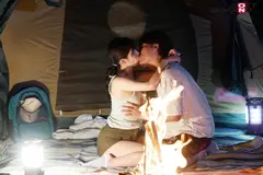 超話題のソロキャン女子に密着取材！大自然と人肌に心もアソコもほぐされて、そのままセックス！！の11番目のサンプル画像