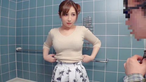 【佐々木あき】初体験はAV女優！？童貞チンポを優しく包み込む痴女お姉様の濃厚性交・・・！のサムネイル画像