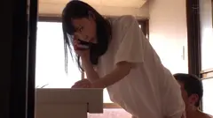 同窓会で再会した既婚者の元カノをエアコンが壊れたこの部屋に泊めて汗だくでハメ狂った72時間。 富田優衣の7番目のサンプル画像