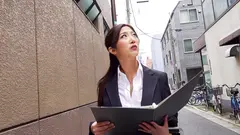 訪問先でおもちゃの実演販売をするトップセールスレディ 水川スミレの15番目のサンプル画像