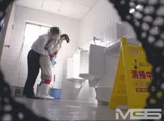 意外とヤレる!!掃除婦のオバサン8のサムネイル画像