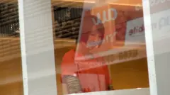 100%完全ガチ！噂の素人激カワ看板娘にアポなし取材⇒AV交渉！ target.25 カフェで働くキュートな看板娘は、フラストレーションの溜まったカラダをAVで満たしちゃう！？ in 祐天寺のサムネイル画像