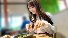 素人女子大生【限定】れいちゃん21歳 レースクイーンとして活動する巨乳激カワJDにホテルでチームの衣装を着せてルール破りのアクセル全開中出し！！の5番目のサンプル画像