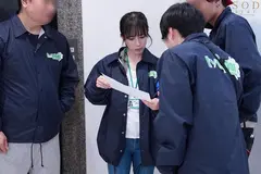 激務な報道局で働くボクが欲求不満な美人ディレクターを刺激したらエロスイッチを入れてしまい何度も誘惑されて…シャワーも浴びずに編集所に籠って汗だくセックスに明け暮れた 小湊よつ葉のサムネイル画像