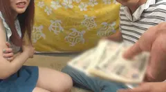 【友達注意】お金の為に友達なのにSEXした男女！癒し系Gカップ娘さゆりｻﾝ(24)バイト仲間のたけしｻﾝ(27)と…→素股してたら気分が盛り上がってきたのか激しくキス！→そのまま生挿入されバックでガン突き！→友達マ○コに思いっきり膣内射精！のサムネイル画像