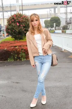 小悪魔関西弁スレンダーギャルが巨ちんを素股！ 激エロ腰テクで連続射精から中出しSEXまでさせちゃう！？りお(19)のサムネイル画像