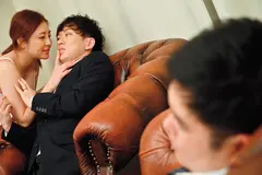 「…じゃあ、終電無いなら、泊まっていってください。」結婚間近の僕が上司の奥さんの誘惑に負けてしまい、何度も中出しさせられた…逆NTR不倫性交 初音みのりの11番目のサンプル画像