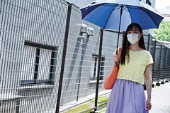 「女の子のおマ○コに挿れてみる？」向かいの部屋に住んでいるLGBTの童貞くんを誘惑する欲求不満タダマン妻 前嶋美樹のサムネイル画像