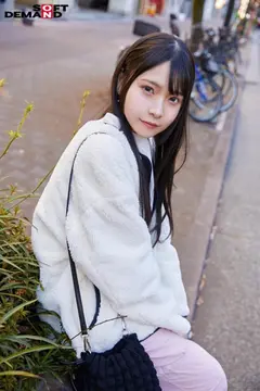 【彼氏に内緒で初撮り】演劇部大道具の裏方ヲタク女子大生を寝取って中出し 根暗かと思いきや コスプレセックス大好き肉食女子でした ゆな 21歳のサムネイル画像