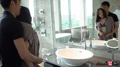 君の笑顔に見送られたら、僕は毎日頑張れそうな気がする。 杉田美和 38歳 AV DEBUTのサムネイル画像