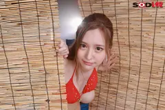 【VR】【密室ロッカー内VR】令和ビッチ水着ギャルと海の家の【ロッカーの中】に2人きりで入ると‘キスまで5cm’息がかかる距離で思わず勃起してしまい…扉の向こうにヤンキー彼氏がいるのに…の4番目のサンプル画像