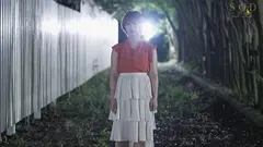 大型連休の高速バスが事故渋滞にハマって…。都内に帰るまでの7時間、声の出せない状況で隣の人妻に囁き誘惑されまくった。(2023年7月末日) 紗倉まなの15番目のサンプル画像