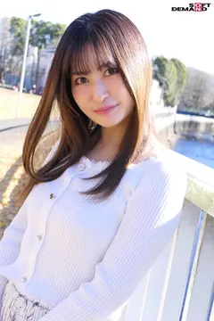 「この子、こんなに楽しそうにSEXするんだ」経験人数1人だけ！むっつり漫画喫茶店員が4年ぶりのSEX いざ性欲満開！ 宮市怜奈(仮)4ヶ月限定AVデビューのサムネイル画像