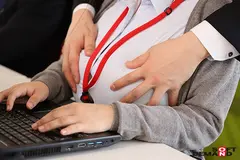 度が過ぎるほど無抵抗な派遣社員の地味巨乳K子さん 反応見たさにセクハラし続けたが、尚も無反応なので今ではオレ専用の職場オナホにした。 優月まりなのサムネイル画像