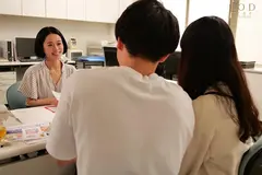 同棲するため物件を内見にきたカップルの彼氏を寝取って生ハメ中出しさせる淫乱巨乳な不動産レディ MINAMOのサムネイル画像