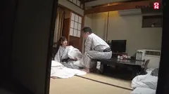 宮崎リンに地方出張命令！もし相部屋になった大嫌いな上司(営業部5年目/林/28歳)のチ○ポがドストライクだったら…？の6番目のサンプル画像