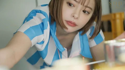 体の相性が最高なコンビニパート主婦Oさんとは休憩2時間のショートタイム密会でも最低3回は射精(だ)せる 小倉由菜のサムネイル画像