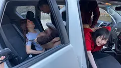 見せ合いながらのW CARSEX 山口葉瑠/葉月シュリの20番目のサンプル画像