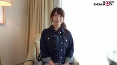 どこか儚げな顔で微笑んでいるけれど、本当は誰よりもスケベなんだろう？ 桜井萌 29歳 AV DEBUTのサムネイル画像