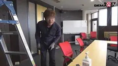 女子社員 吉岡明日海と入れ替わった俺は社内でヤリたい放題！セックス生・配・信からの俺のカラダとセックスの12番目のサンプル画像