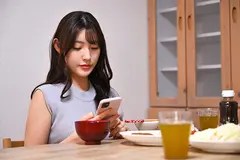 ホテルでの●撮事件…既婚者同僚の絶倫棒でヨガリ狂う姿を配信された美巨乳妻 森沢かなのサムネイル画像