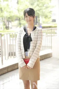 ｢童貞くんのセックスの練習相手になっていただけませんか！？｣ 街中で声を掛けた綺麗で心優しいOLさんが素股でセックス指南！のつもりがヌルっと入って赤面筆おろし！の9番目のサンプル画像