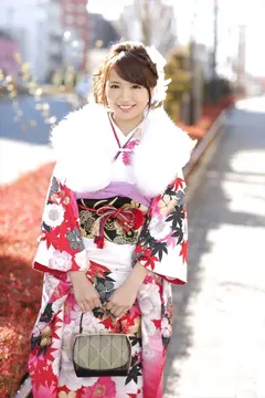 マジックミラー号 成人式を終えたばかりの友達同士の男女が初めてのお酒で我を忘れて人生初の真正中出し！の6番目のサンプル画像