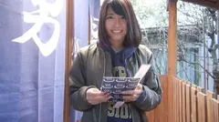 あや(22) 石和温泉で見つけた卒業旅行中の美巨乳女子学生のお嬢さん タオル一枚 男湯入ってみませんか？のサムネイル画像