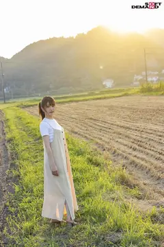 20年間北国育ち─ 無垢な天然もち肌ガールがAVアイドルを夢見て、ひとり東京にやってきた。AV初出演！ 春日えな(仮)20歳のサムネイル画像