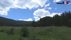 【史上初】こんなAV無かった！！蓮実クレアがアメリカ合衆国コ◯ラド州○ッキー山脈で3億円の財宝を探しに行く企画の17番目のサンプル画像