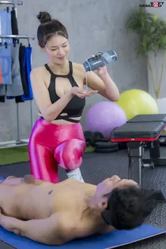 「今年こそ 1 時間で 5 発射できるチ○ポを目指しましょう！」魅惑の引き締めレギンス美尻 連続射精パーソナルジム 橘メアリーの4番目のサンプル画像