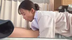 検査入院のため訪れたクリニックで偶然再会した元カノナースと、夜勤中こっそりいたるところで生フェラ&ベロチューしまくった。 渚恋生の4番目のサンプル画像