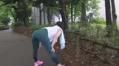 都内にあるランニングのメッカの公園で汗を流すピタスパウェアーの女子をハメ倒す！の8番目のサンプル画像