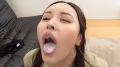 素人妻に口内射精 ジュポジュポ浮気フェラチオで男を翻弄する奥様たちの5番目のサンプル画像