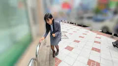 素人美少女とリモコンバイブお散歩 11 -黒パンストキャリアウーマン編- 「もう我慢できません…//」人ごみの中、黒パンスト美脚ガクブル震わせイキまくってしまうOLたち！人生初の羞恥プレイでまさかのエロスイッチオン！車移動中も大胆カーオナニー！最後はホテルで心行くまで生セックス！の14番目のサンプル画像