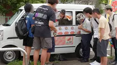 人気 AV 女優が挑戦！イカサレ屋台の中で 潮吹きながらホットドッグ売ってください！ 逢月ひまり 小坂ひまりの15番目のサンプル画像