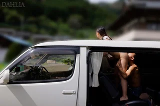 いいなり露出デート ド淫乱マゾに目覚める 柊木里音のサムネイル画像