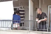 ベランダで青空オナニーしている人妻は欲求不満に決まってる！の11番目のサンプル画像