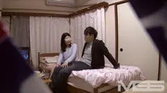 合コンで知りあった年下くんを1人暮らしする部屋にお持ち帰りして何度もラブラブSEXしたがる濃密お姉さんのサムネイル画像