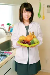 とってもかわいい栄養士のみなさん！裸エプロン一枚で、童貞君の筆おろししてもらえませんか？手料理をあーん、濃厚ベロチュー、ぷるるんおっぱい授乳、優しい年下ママにたくさん甘えて、ママのアソコに生中出し！のサムネイル画像