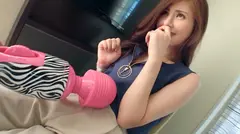 マジ軟派、初撮。 1523 有楽町で冷たい足湯に誘われてやってきた美人な営業のお姉さん！あらゆるマッサージ器具で仕事の疲れをほぐして気持ちよくなった後は、おっぱい揉んで、ぷりぷりお尻揉んで、肉棒ブチ込んで気持ちよくなってもらいました♪の4番目のサンプル画像