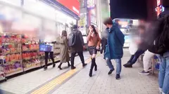 マジ軟派、初撮。 1286 新宿歌舞伎町で見つけた広島なまりのバーテンダー♪ナンパされて嫌悪感むき出しだった彼女だが…。彼氏なし、セフレなし…今年入って一度もヤッてないから欲求不満!寂しさ耐えきれずに股が緩み、出会ったばかりの男のチ●ポに貪り付くドM美女♪のサムネイル画像