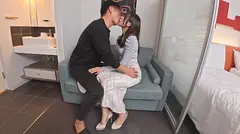 あれ？Gカップおっぱいが何か言ってるぞ…？「…せて、イかせて…、もっとイかせてｯｯ！！」オラオラ孕めオラァ！！でっけぇ乳揺らしながら正常位にバックに騎乗位、なんでもござれでガン突きしてやんよ！！軽いフェザータッチでビクンビクンッと反応しちゃうスケベ大好きエロ女、こんな人でもCAになれちゃうんです…(汗) 【初撮り】ネットでAV応募→AV体験撮影 2415のサムネイル画像