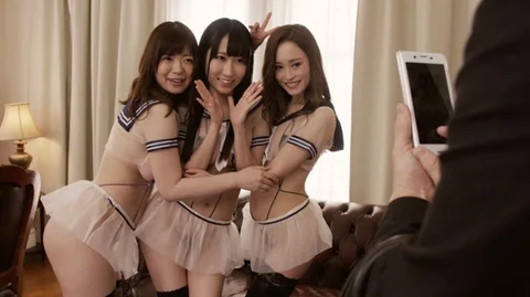 妻の友人が我が家で喰い込み仮装パーティーを始めました！！ 桐嶋りの 水城奈緒 星あんずのサムネイル画像